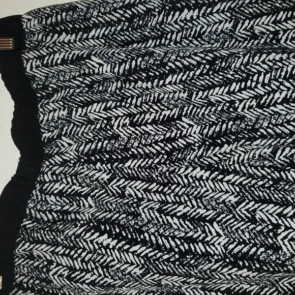 Vince Camuto Rich Black White Printed Soft Pants - Picture 4 of 6